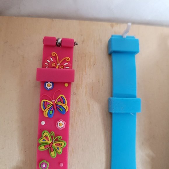 Watch Lot Broken For Parts Assorted Plastic Metal Pieces Missing Crafts As Is - Picture 3 of 11